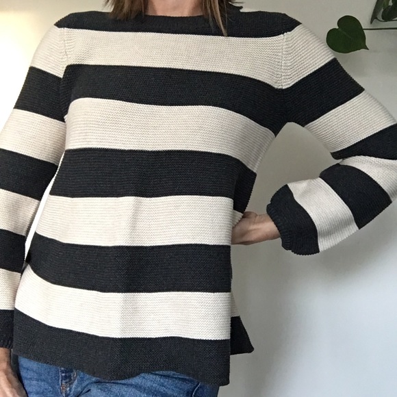 NWT LOFT Colorblock Balloon Sleeve Swing Shape Pullover Sweater, size Medium 🖤 - Picture 13 of 14